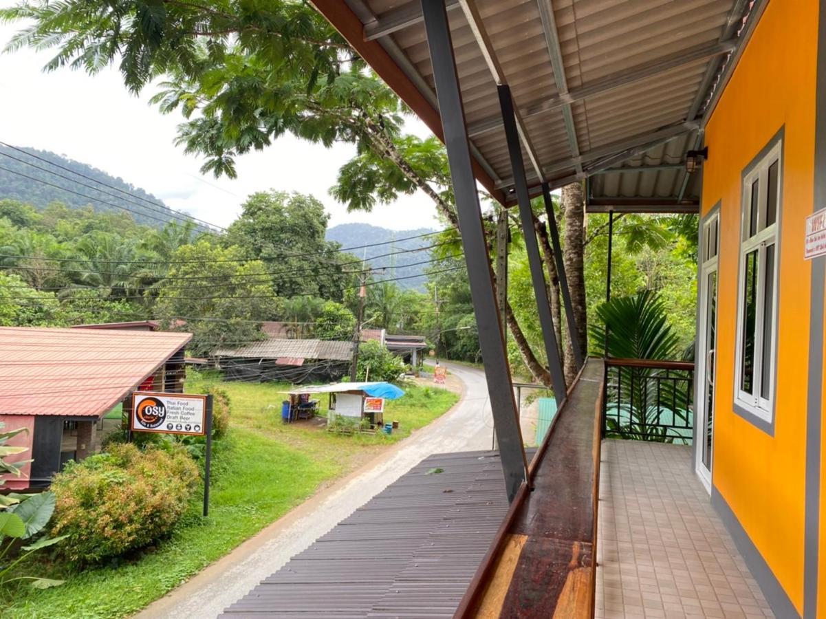 Khao Sok Inn Hostel Khao Sok National Park Bagian luar foto