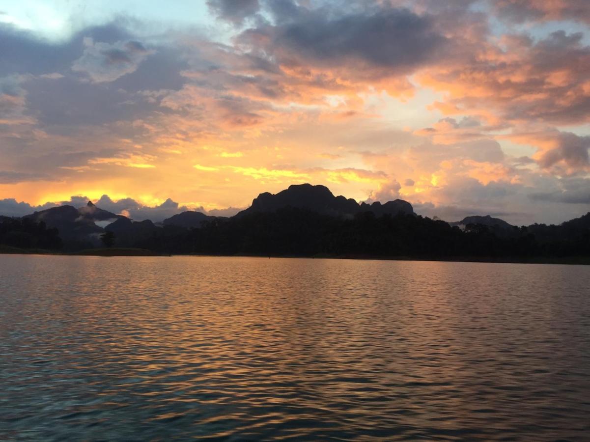 Khao Sok Inn Hostel Khao Sok National Park Bagian luar foto